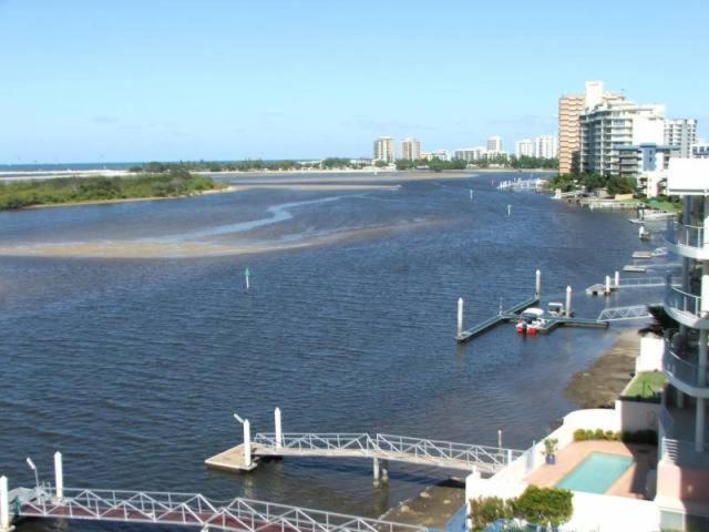 On The River Apartments Maroochydore Exterior photo